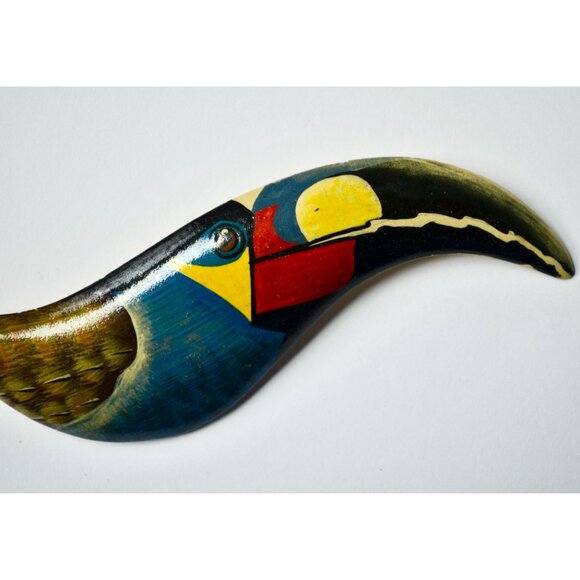 Vintage Toucan Parrot Wooden Brooch Signed Magda K - Picture 2 of 4